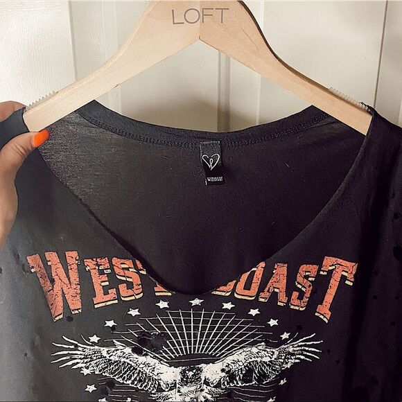 WINDSOR Women’s Oversized Distressed Graphic Tee - Picture 6 of 8